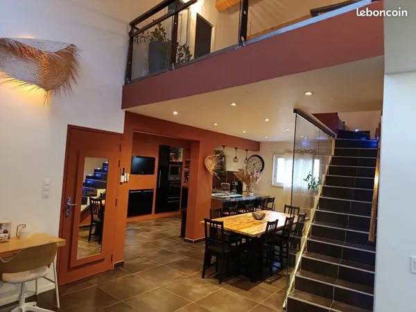 NÎMES - T5 de 115 m² avec terrasse, garage 4 chambres - Idéal investissement OU résidence principale