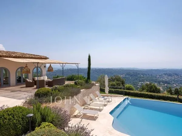 Prestigieuse propriété avec vue imprenable, à louer - vence