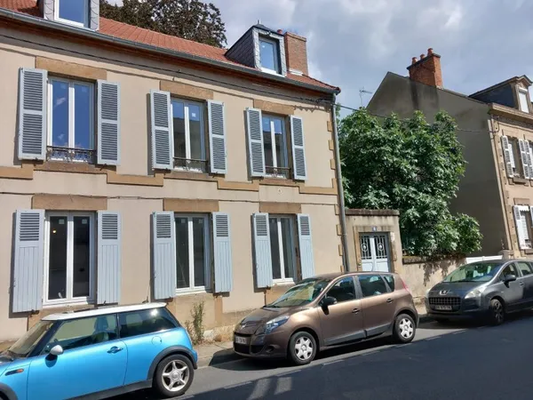Loue jolie maison centre ville
