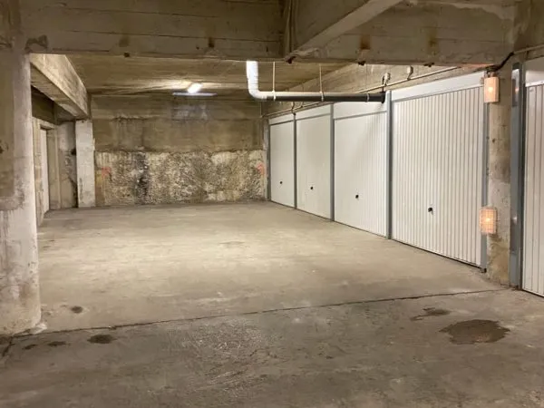 Poitiers- Rue des Joncs- 2 garages