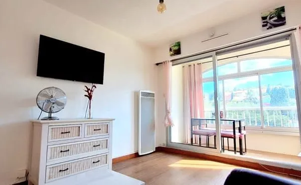 EXCLUSIVITE - PIN ROLLAND - STUDIO ENTIEREMENT RENOVE - VEND
