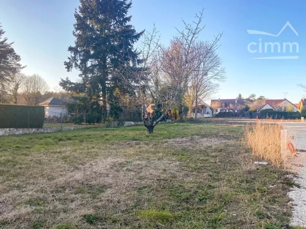 A VENDRE TERRAIN CONSTRUCTIBLE CELLETTES