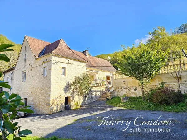 Belle maison en pierre avec piscine et dépendances