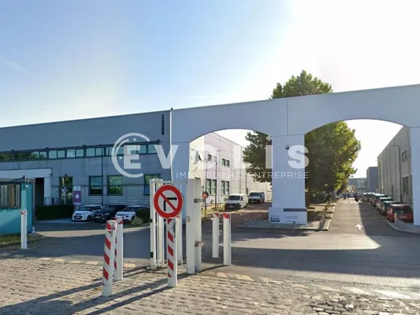 CARRE D'IVRY - 2 721 m² divisibles à partir de 255 m²