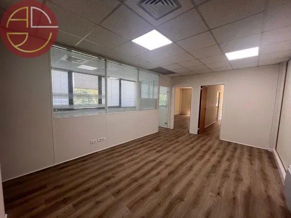 Bureaux 80 m²