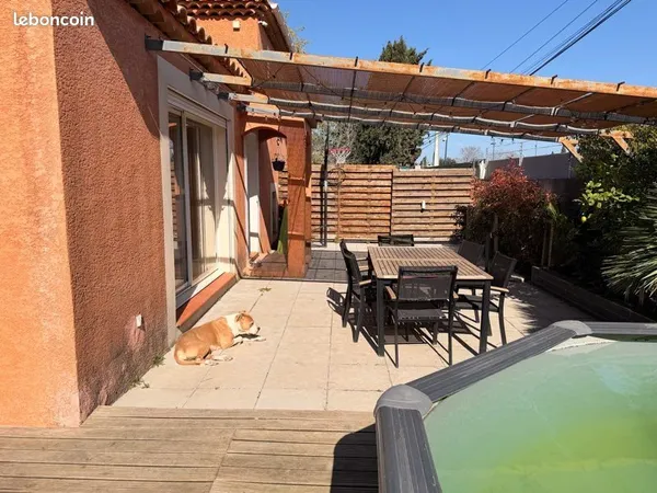 Villa non mitoyenne bord d'étang