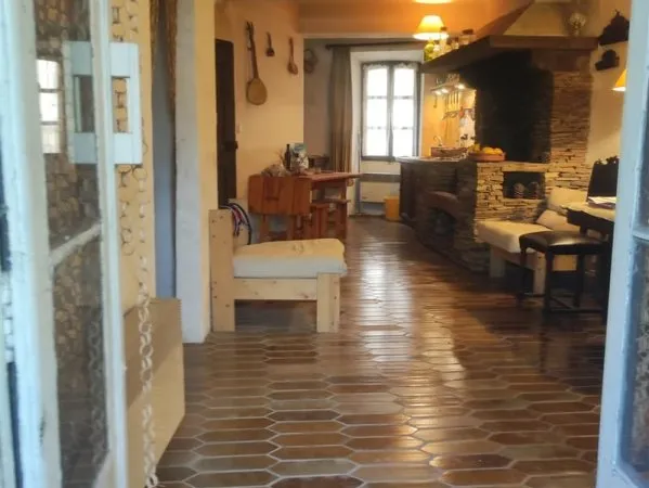 Lorgues, maison de village avec 2 greniers + jardinet