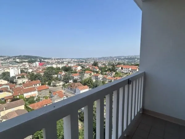 Saint Étienne Monplaisirs, proximité immédiate de toutes com