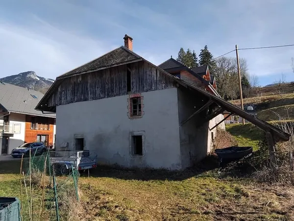 Villaz - Ancienne ferme à réhabiliter - gros potentiel