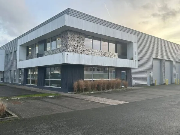 Entrepôt 849 m²