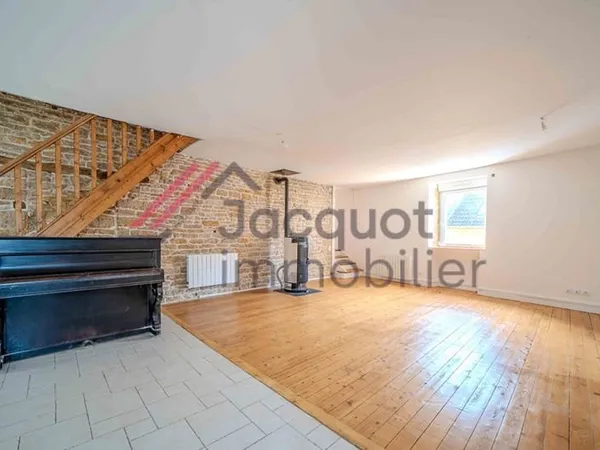 Maison de village ? Secteur Lons Sud