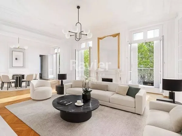 Appartement 7 pièces 198 m²