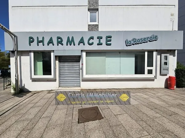 Local professionnel - 115.59m ²