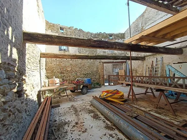 REMISE GARAGE 90 m²