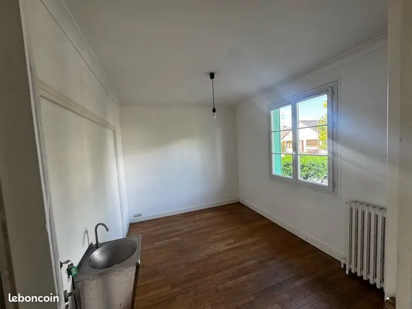 Bureaux climatisés dans centre paramédical à Taverny - Près de la gare