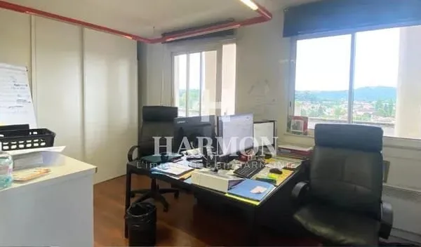Harmon à louer : Bureau Meublé de 99 m² à Louer à Pau