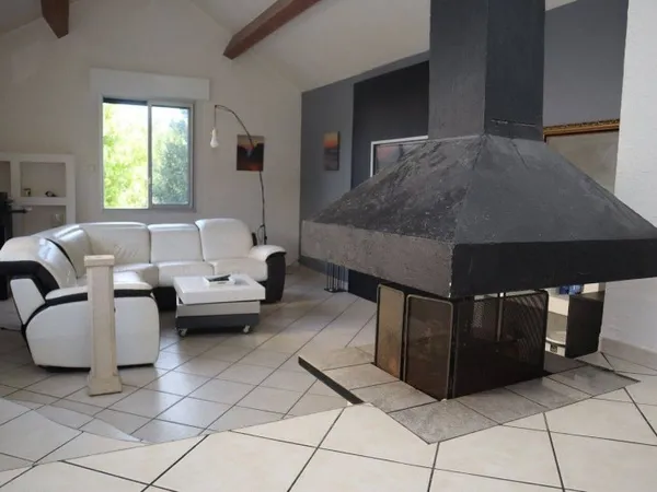 Immeuble mixte 220 m²