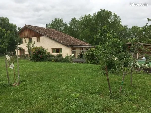 MAISON ÉCOLOGIQUE AGRÉABLE À VIVRE 4 chambres AVEC PISCINE