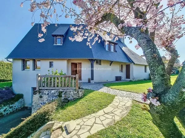 MAISON FAMILIALE