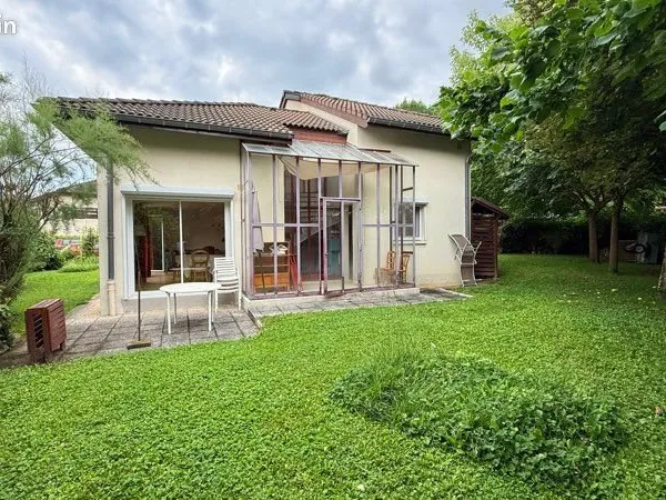 Sous location maison avec jardin août 2026