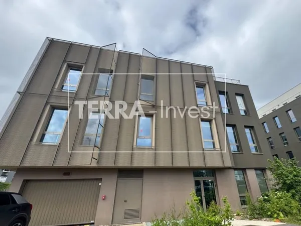 Bureaux 3 pièces 656 m²