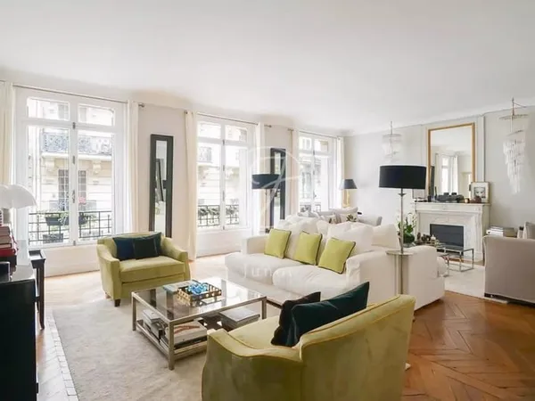 Paris 17e - COURCELLES / PARC MONCEAU - Appartement à vendre - 7 pièces - 237,66m² loi Carrez (241,0