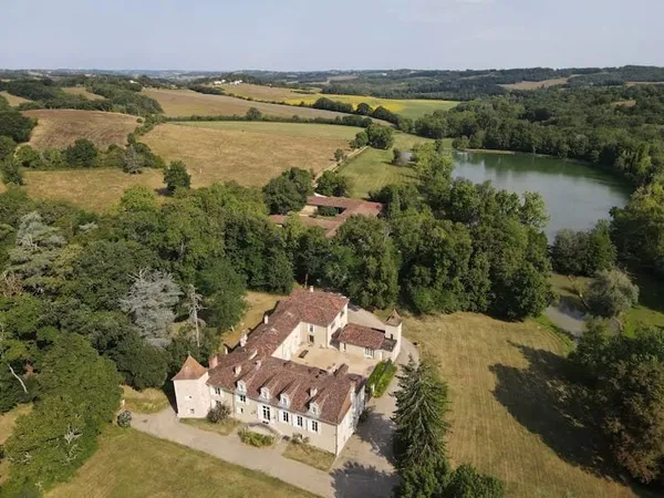 Propriété 20 pièces 1200 m²