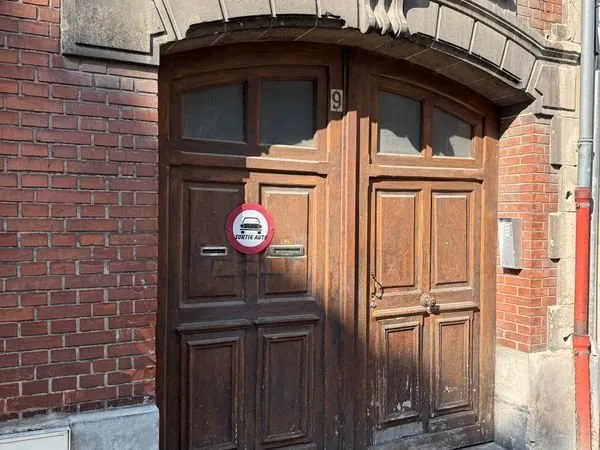 Garage / Box 50 m2 à Reims