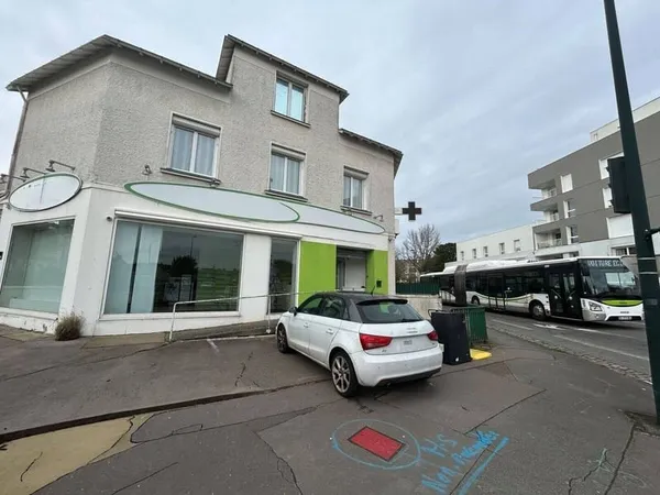 Local commercial 118 m²
