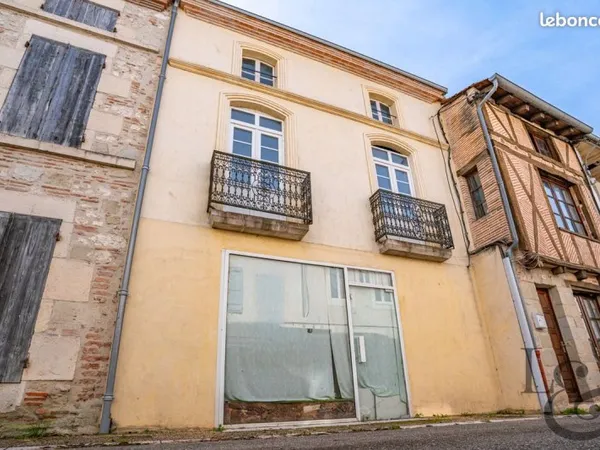 Maison 8 pièces 210 m²