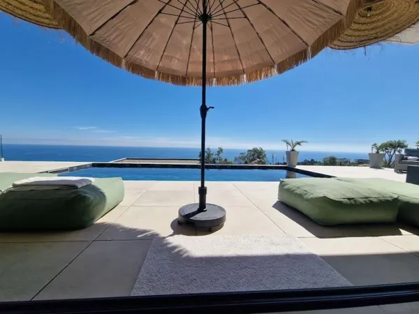 Villa 5 pièces 300 m²