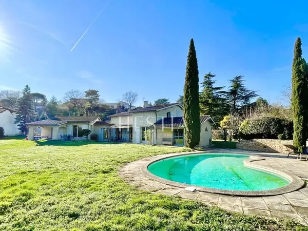 Maison 4 Chambres 220 m2 69630 CHAPONOST