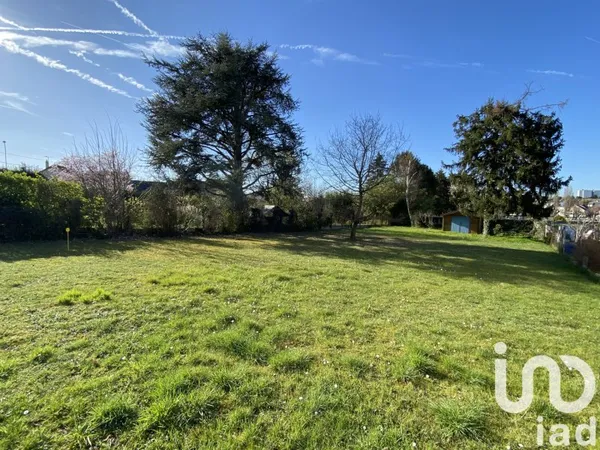 Terrain 752 m²