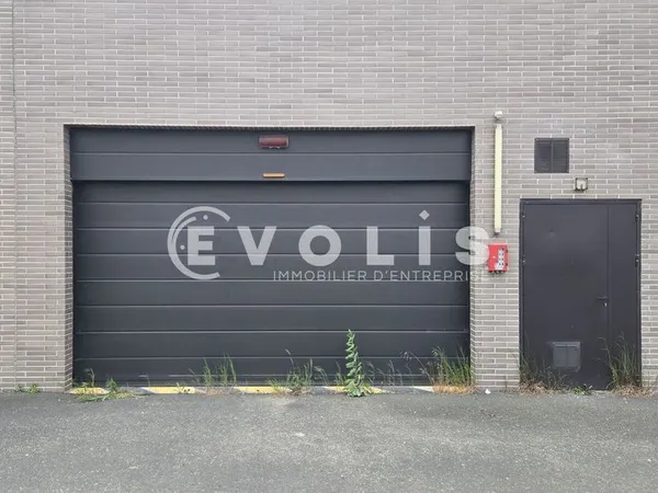 IVRY LES LETTRES - 3 893 m² divisibles à partir de 1 567 m²