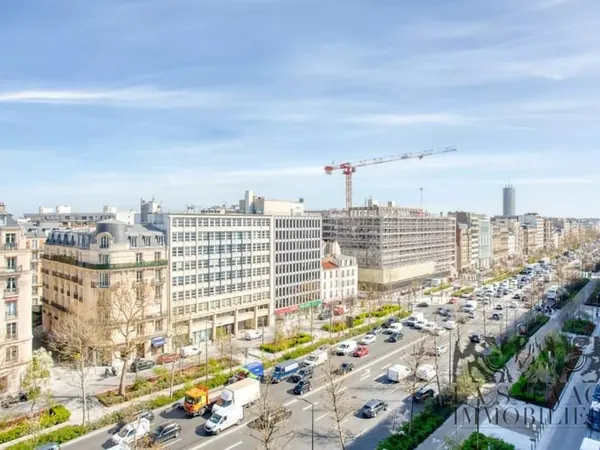 Neuilly-sur-Seine 92 200- Avenue Charles de Gaulle Bureaux de 146,71 m²