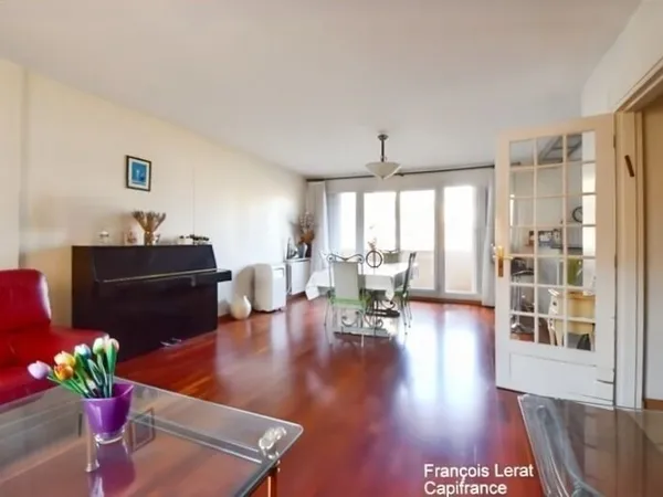Appartement à vendre 5 pièces THIAIS (94)- Appartement de 5 pièces avec une cave et une place de par