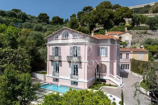 Villa 8 pièces 430 m²