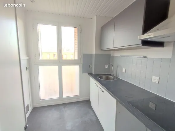 IDEAL INVESTISSEUR - Appartement 3 pièces - 53 m² + cave - Résidence Maritime