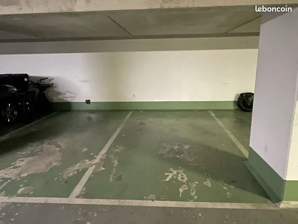 Stationnement Location Issy-les-Moulineaux   100€