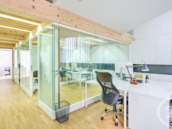 Bureau 335 m²
