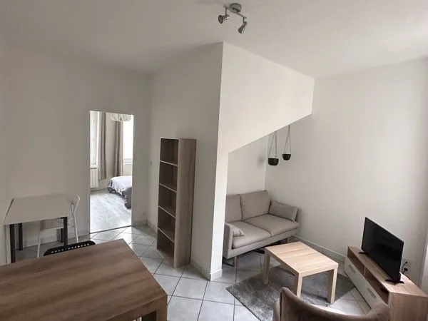 T2 40 m² refait à neuf avec terrasse + cave