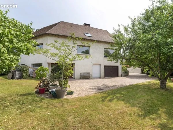 Maison 8 pièces 237 m²