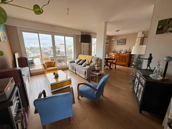 CENTRE-VILLE - MAGNIFIQUE APPARTEMENT AVEC TERRASSE