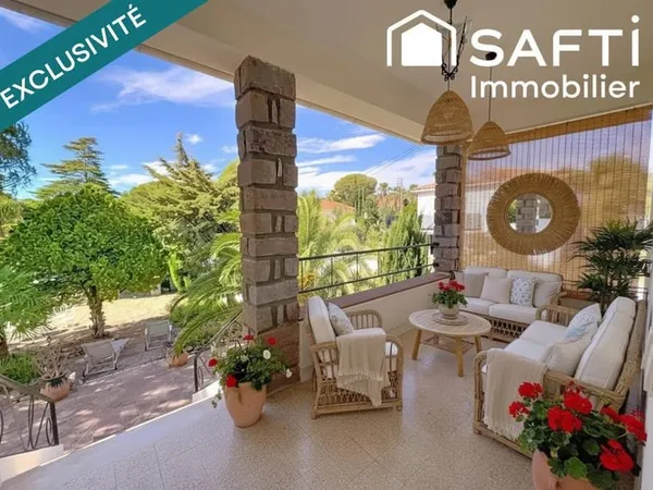 En exclusivité au centre ville de Saint-Aygulf ! Villa individuelle 6 pièces - proche plage et comme