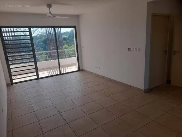 Appartement T2 41.52 m2 Secteur Rémire éco quartier Vidal