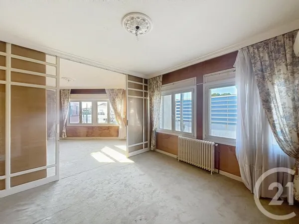 Maison 8 pièces 214 m²