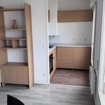 Studio meublé de 31 m² - très lumineux - calme et sécurisé