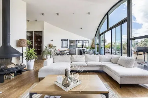 Appartement 5 pièces 181 m²