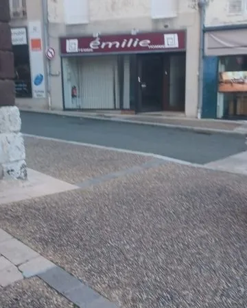 Boutique a louer
