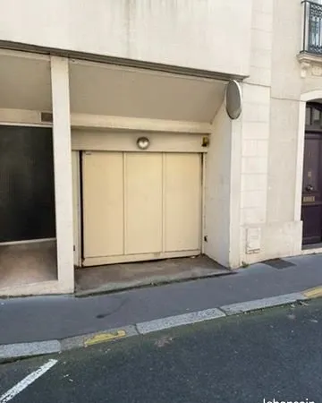 Place de parking centre ville (copernic)